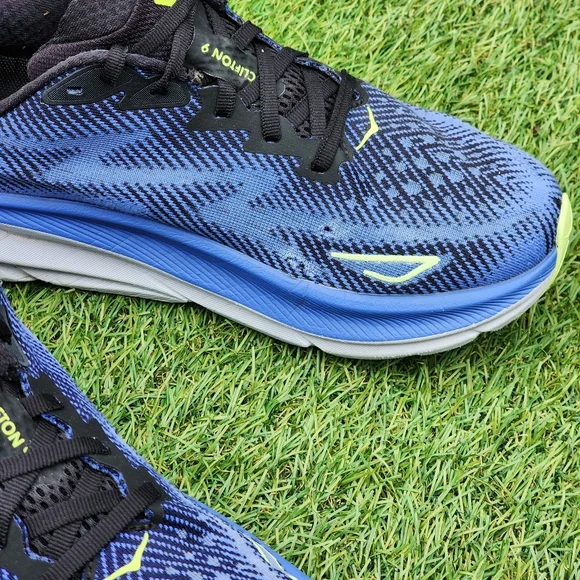 HOKA CLIFTON 9 - Womens Athletic Shoes - SIZE 8.5B - ((  Please See All Pictures - Picture 2 of 10